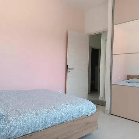 Moderne Climatisee, Piscine Billard Jacuzzi Avignon
